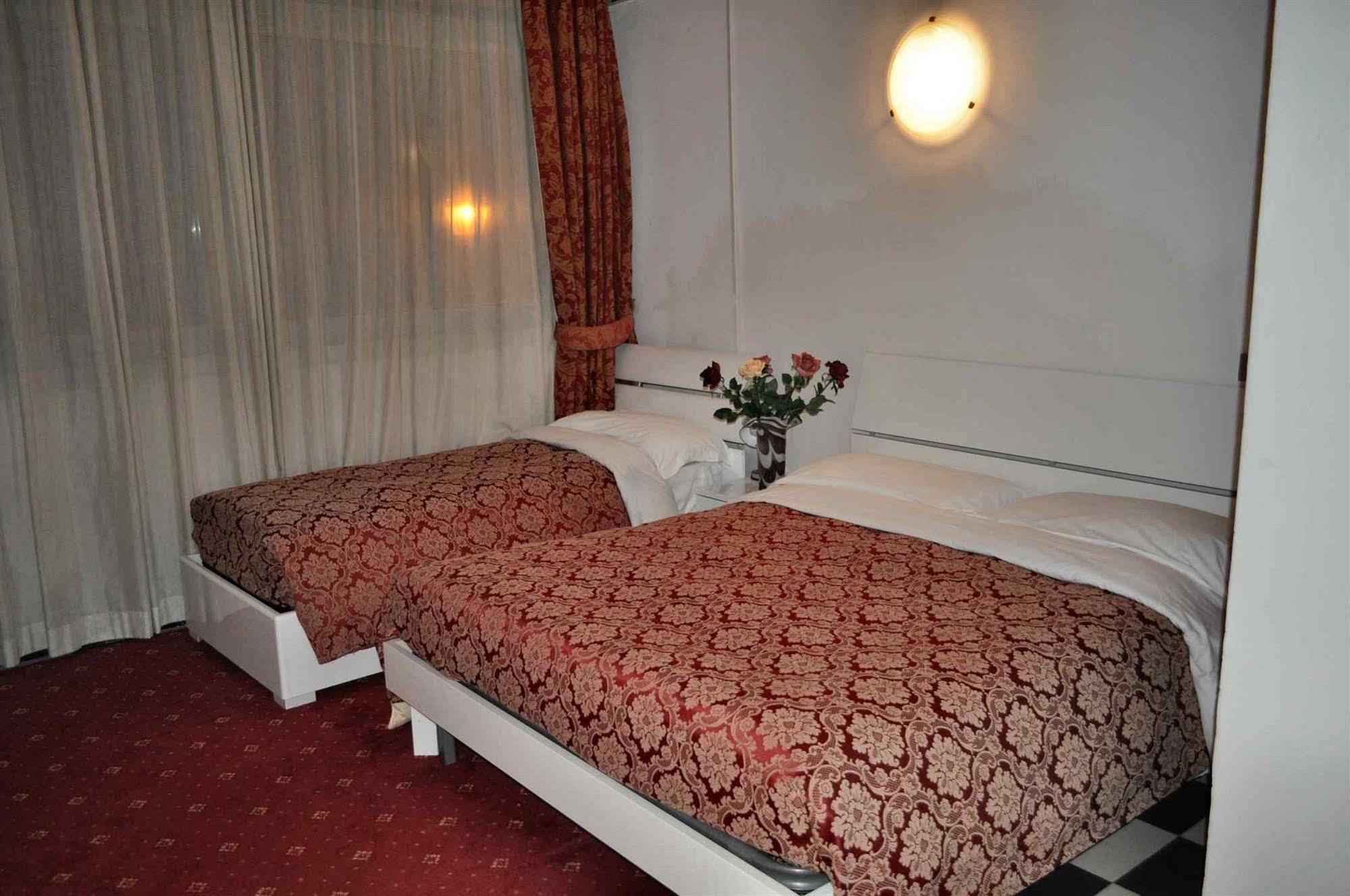 Giulietta E Romeo Hotel Casal Palocco